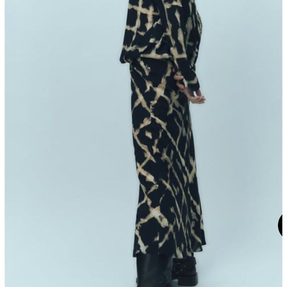 ZARA PRINTED FLOWING SKIRT XS BLACK/CREAM NWT - Picture 6 of 8